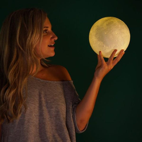 MOOD-SETTING MOON